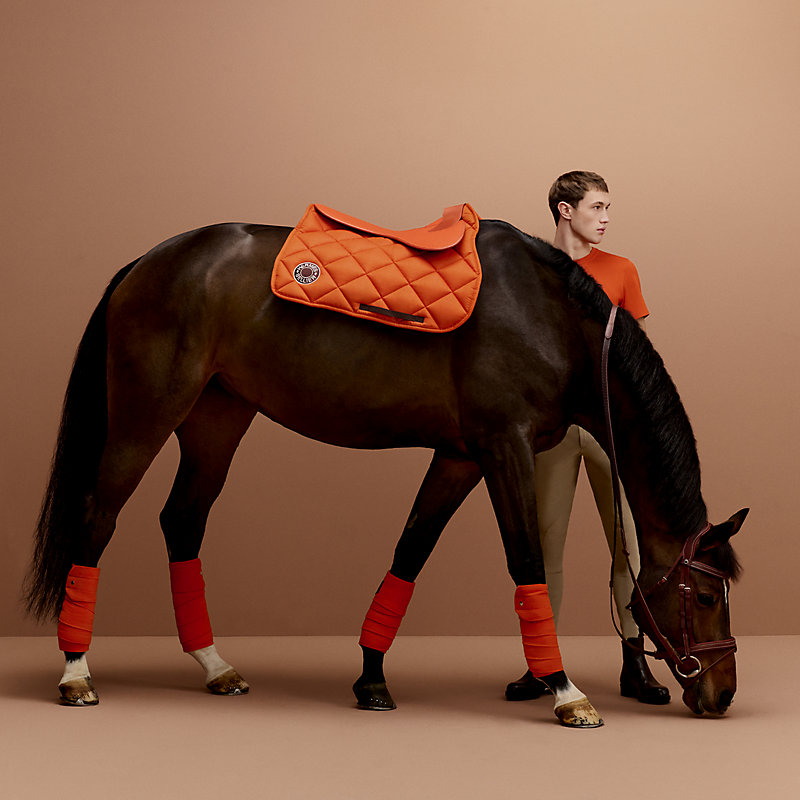 HERMES エルメス乗馬用サドルパッド レッド 鞍下 馬具 乗馬 鞍下ハーフパッド 《エキリーブル》 | Hermès - エルメス-公式サイト